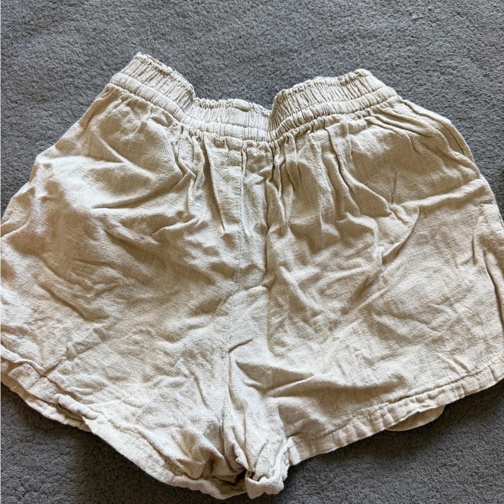 Used HM linen shorts